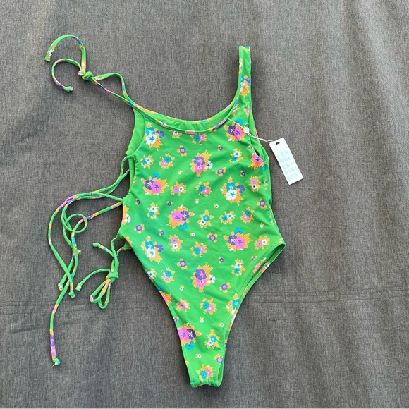 Frankies Bikini Honey One Piece Shoulder Swimsuit Size Medium New With Tags - Picture 8 of 14